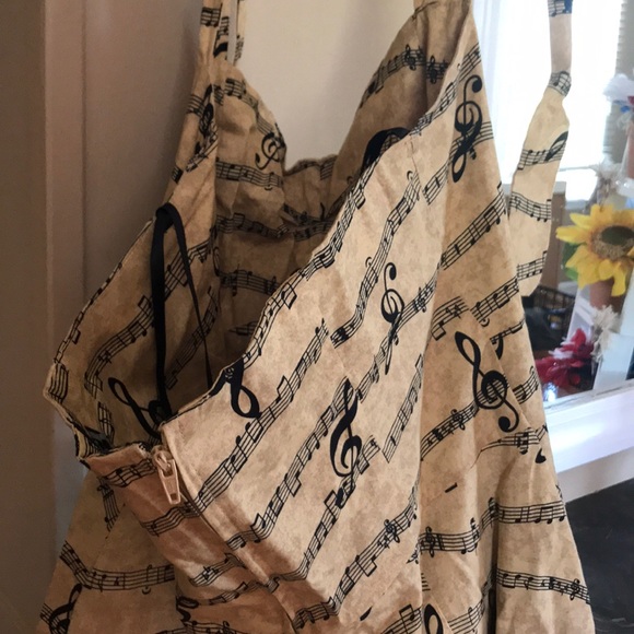 Dress - Picture 4 of 5